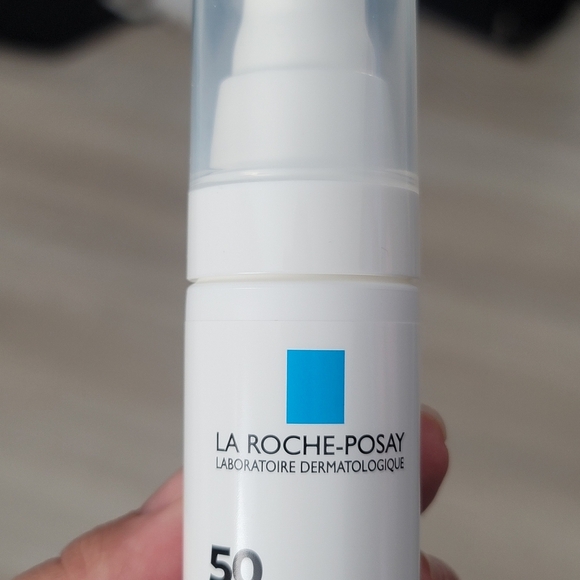 New LA ROCHE-POSAY SPF 50 Sunscreen With Niacinamide 50 Ml - Picture 5 of 12